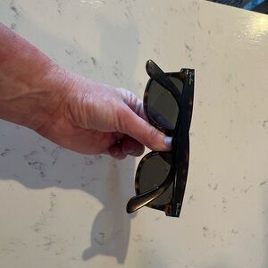 Brand new Wayfarer Ray-bans unisex with case and cloth